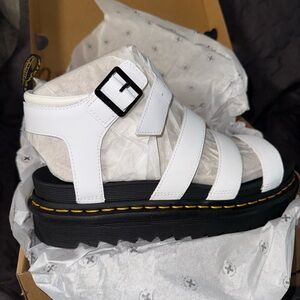 New Dr Martens Blaire sandal Women’s size 11